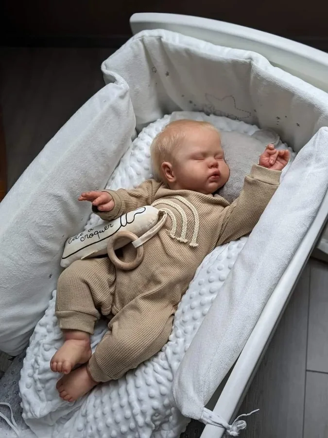 Bebê Reborn Lucca 🌸TECIDO 🌸